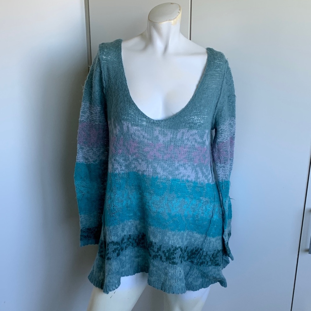 Free People size small blue V-neck alpaca/wool tunic sweater